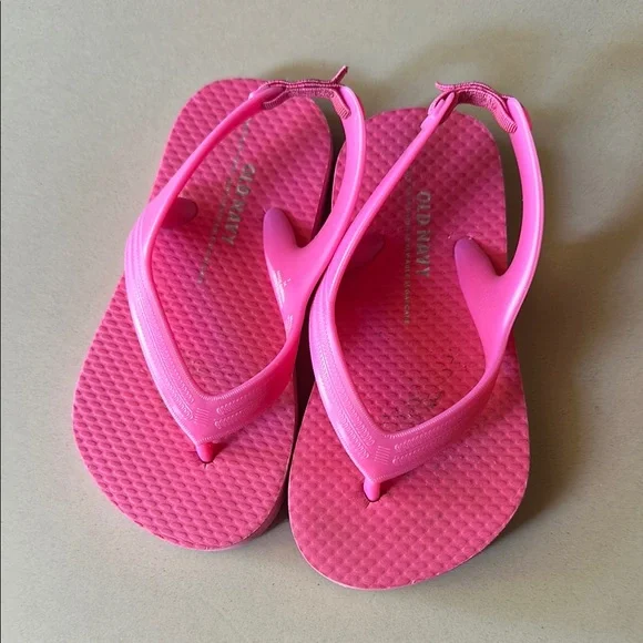 Old Navy Pink Kids Flip Flops - Picture 3 of 3